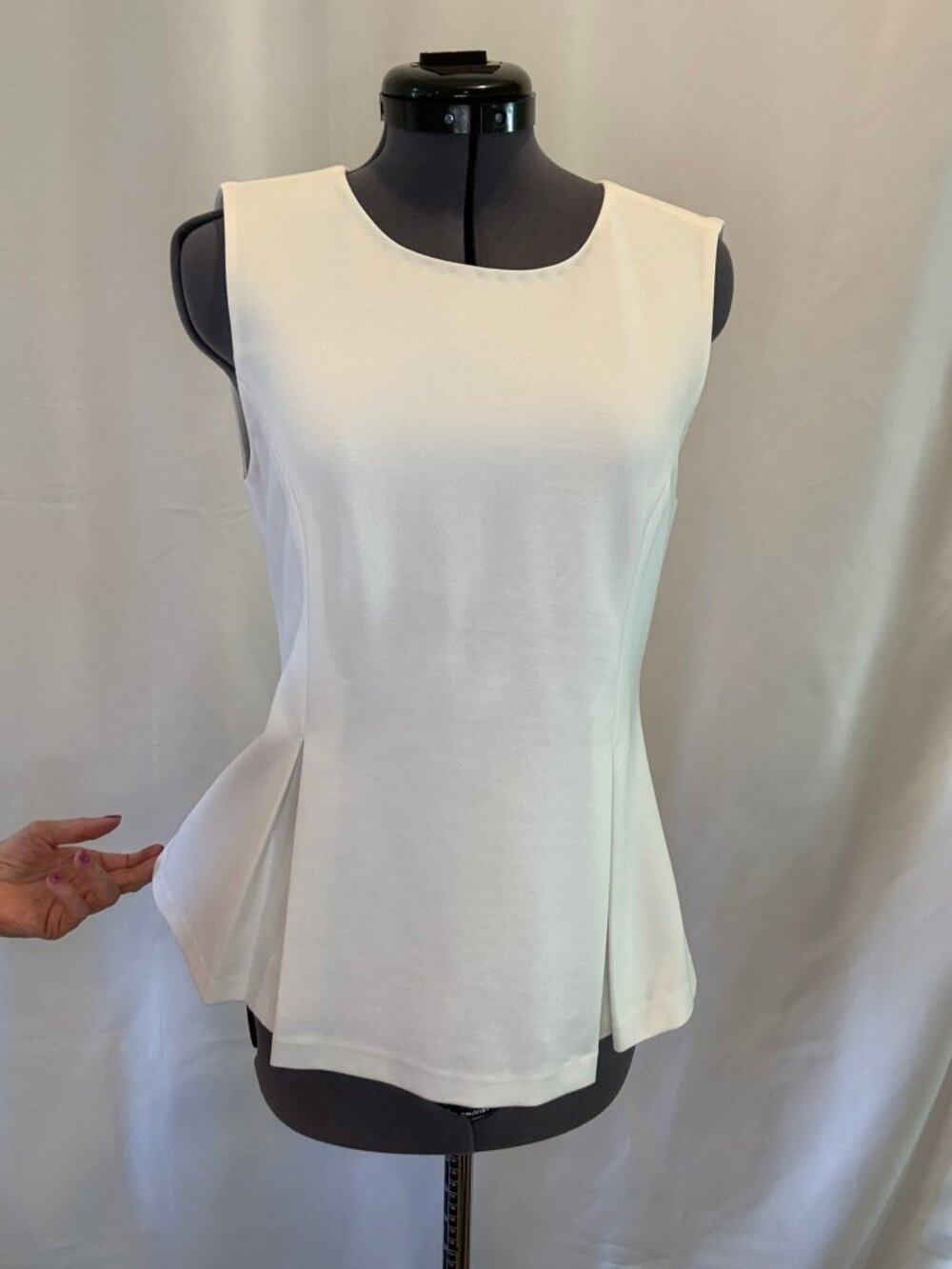 Diane Von Furstenberg size 0 ivory top